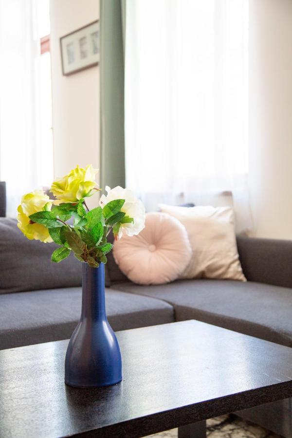 Central Gozsdu Aparment By Quentin Homes بودابست المظهر الخارجي الصورة